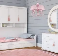 rozowa-lampa-w-pokoju-dzieciecym.jpg