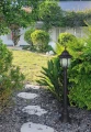 czarna-stojaca-lampa