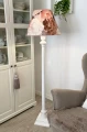 lampa-podlogowa-z-rozowym-abazurem-w-kwiaty.jpg
