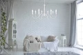 bialy-zyrandol-w-prowansalskim-salonie.jpg