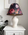 lampa-z-abazurem-w-kolorowe-kwiaty.jpg