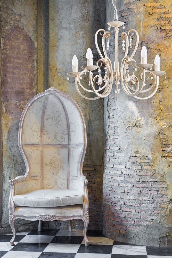 elegancki-zyrandol-w-stylu-shabby-chic